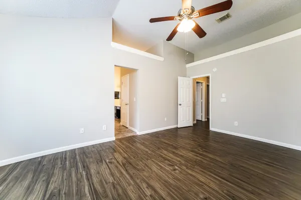 $1,895 | 1638 Rushworth Drive, Houston, TX 77014