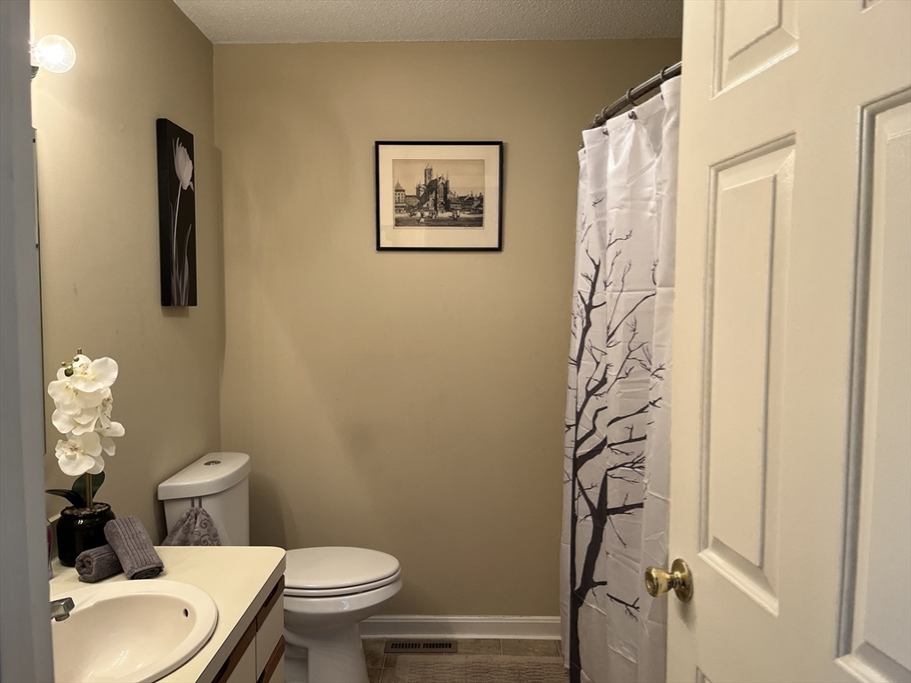 4 Herbert Drive, Unit B Sutton, MA 01590 - Photo 11 of 30