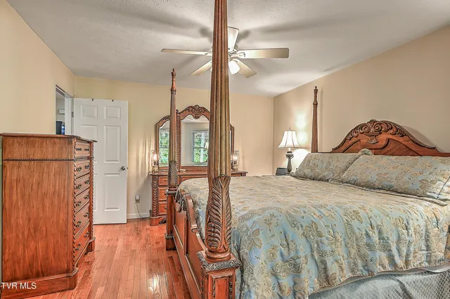 $599,999 | 118 Orchard Meadows Lane, Roan Mountain, TN 37687