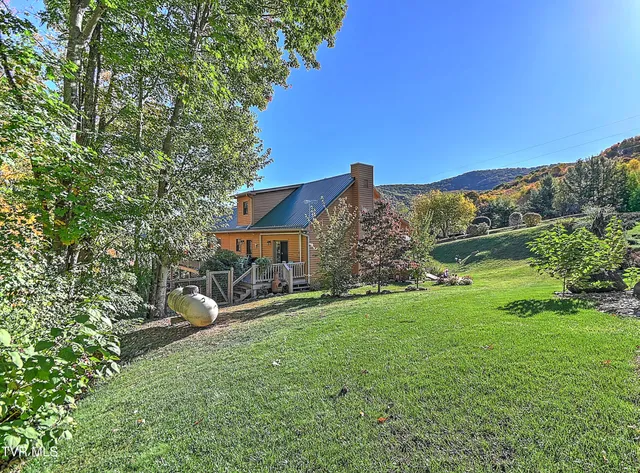$599,999 | 118 Orchard Meadows Lane, Roan Mountain, TN 37687