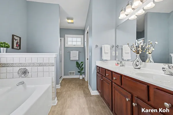 $735,550 | 300 Haskins Court Southeast, Ada, MI 49301