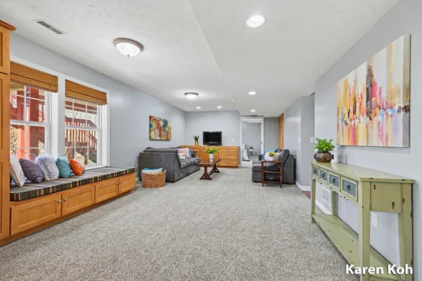 $735,550 | 300 Haskins Court Southeast, Ada, MI 49301