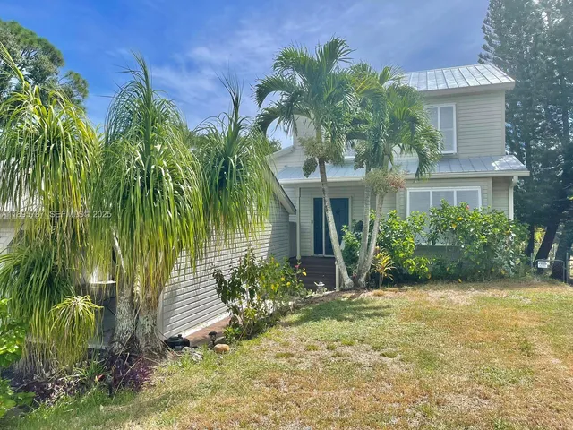 a picture of a table