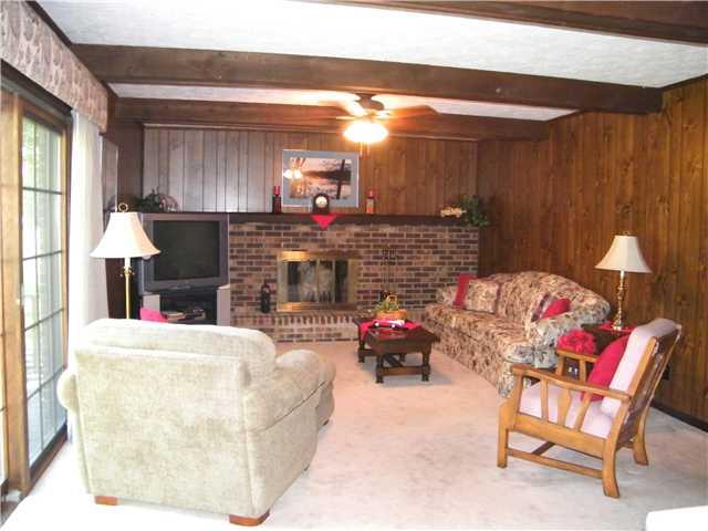 4340 Gibbs Road Danville, IN 46122 - Photo 4 of 24 Gallery Image 4