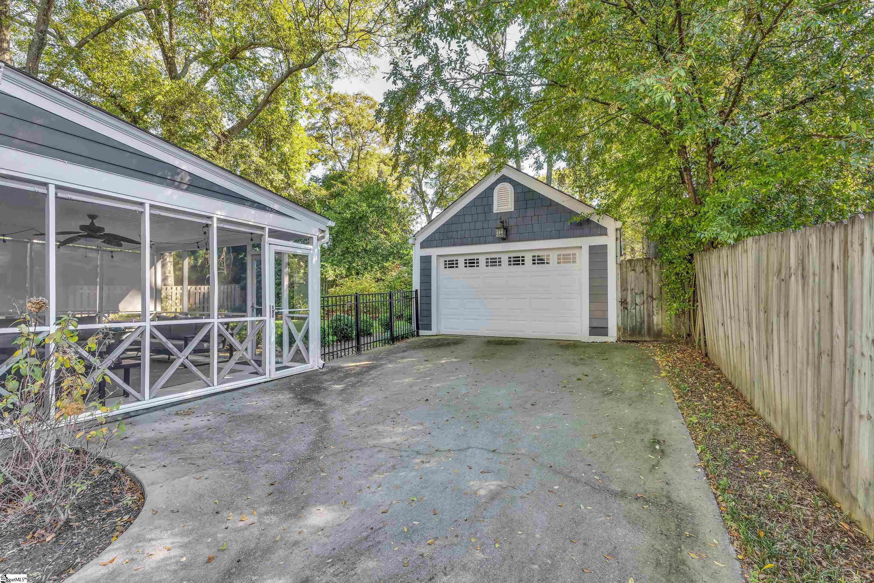 21 Phillips Lane Greenville, SC 29605 - Photo 31 of 33