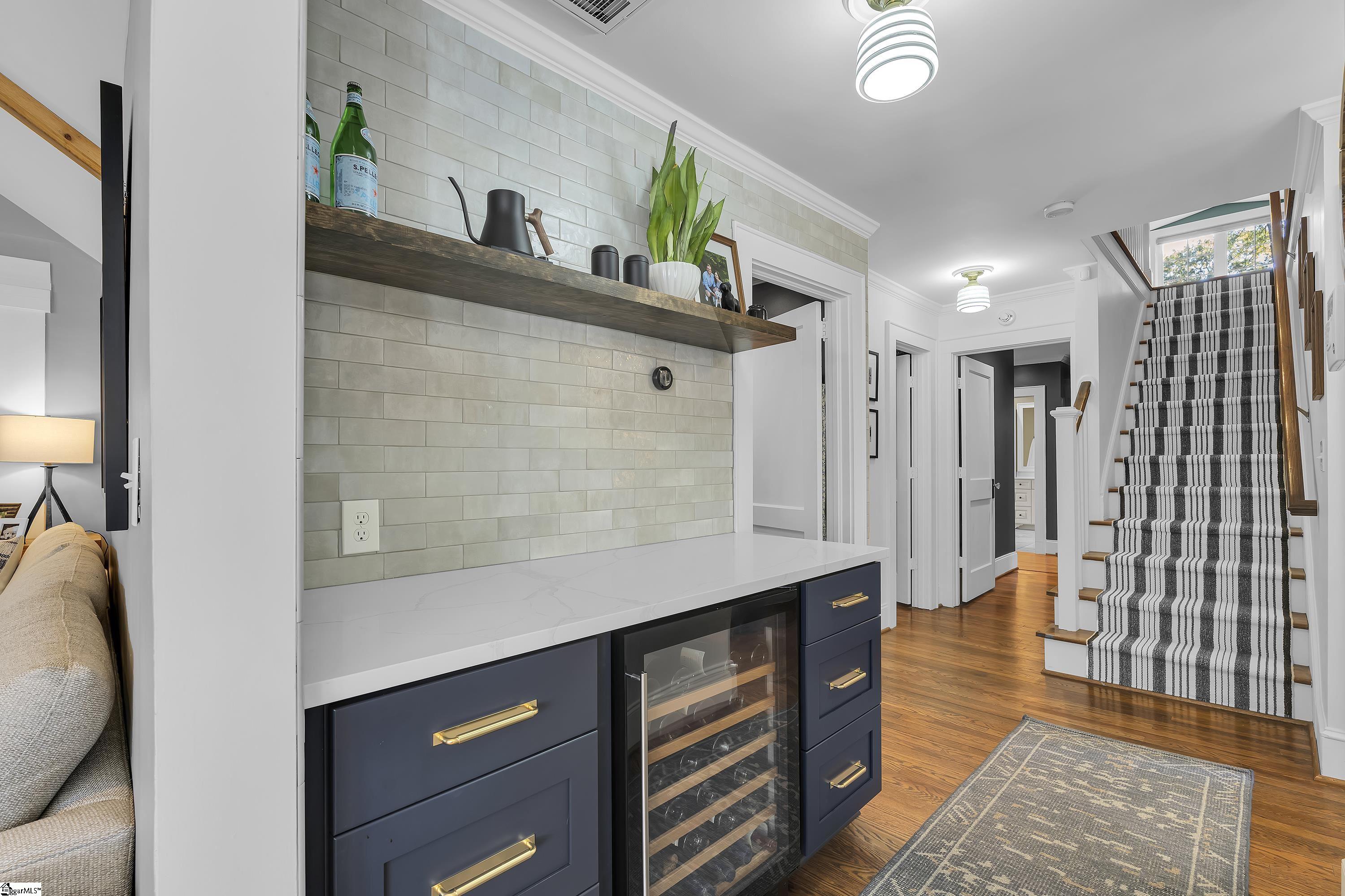 21 Phillips Lane Greenville, SC 29605 - Photo 8 of 33