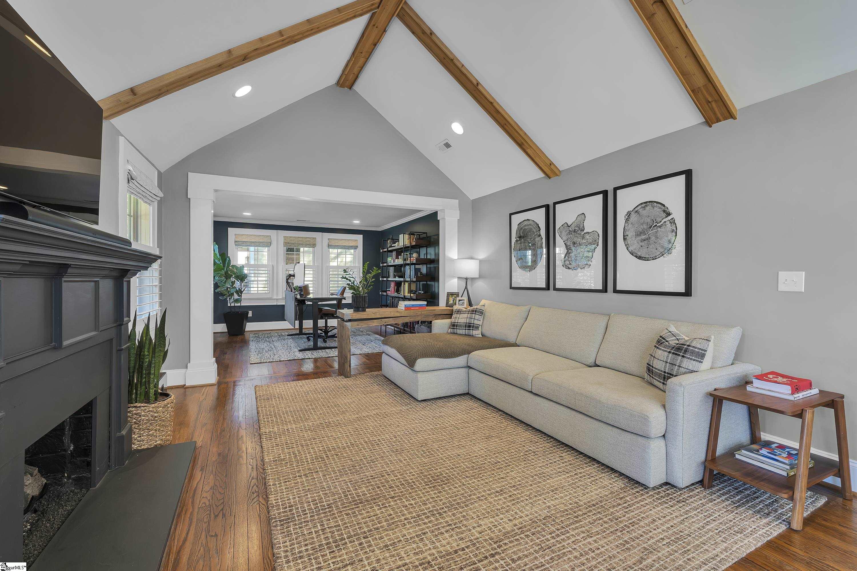 21 Phillips Lane Greenville, SC 29605 - Photo 10 of 33