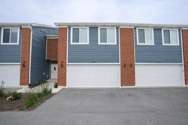 $2,650 | 1057 Gillespie Lane, Unit 1057, Yorkville, IL 60560