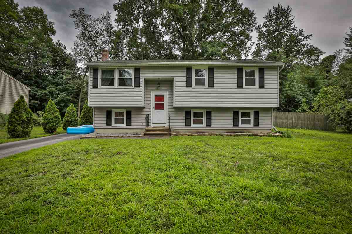 70 Pine Island Road Manchester, NH 03103 - Photo 2 of 15