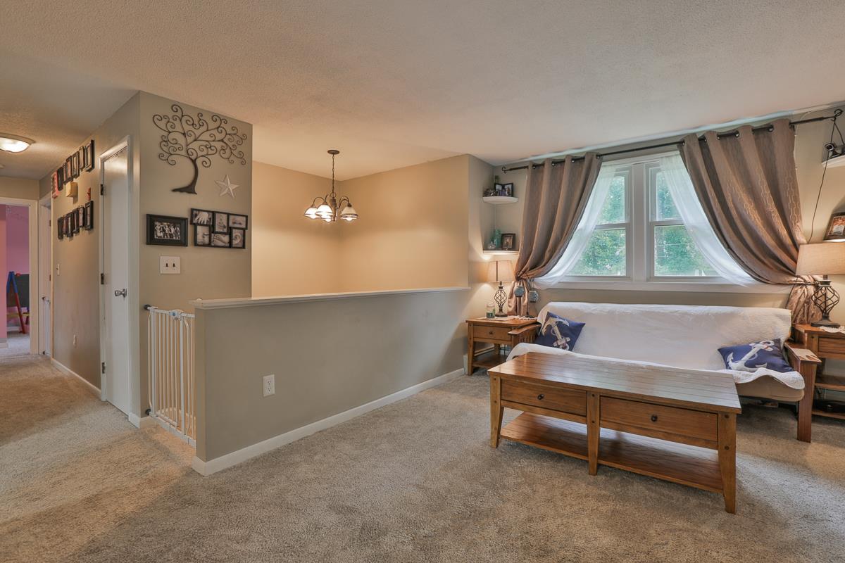 70 Pine Island Road Manchester, NH 03103 - Photo 5 of 15