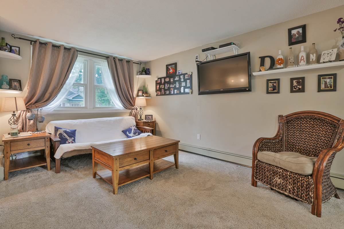 70 Pine Island Road Manchester, NH 03103 - Photo 6 of 15