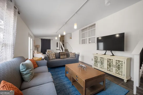 $3,200 | 1954 Woodbine Terrace Northeast, Unit WHOLE, Atlanta, GA 30329