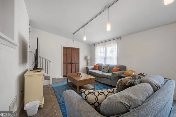 $3,200 | 1954 Woodbine Terrace Northeast, Unit WHOLE, Atlanta, GA 30329