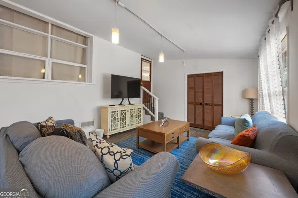 $3,200 | 1954 Woodbine Terrace Northeast, Unit WHOLE, Atlanta, GA 30329