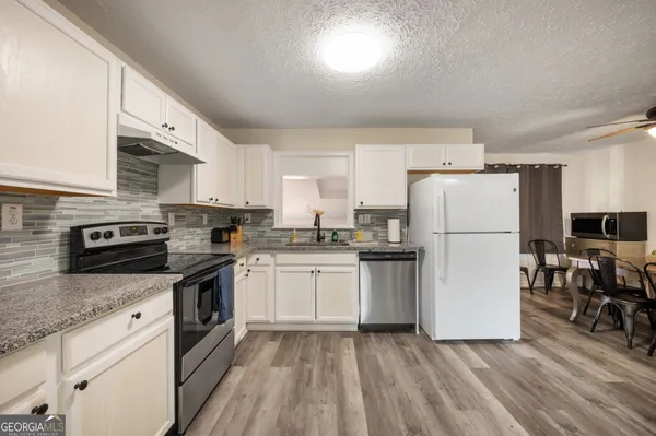 $3,200 | 1954 Woodbine Terrace Northeast, Unit WHOLE, Atlanta, GA 30329