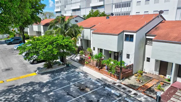 $399,000 | 1901 Northwest S River Drive, Unit 12B, Miami, FL 33125