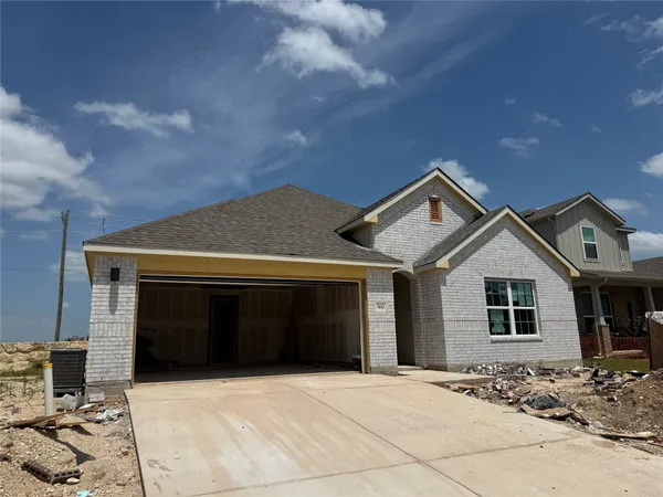 $324,990 | 500 Quail Convey Drive, Jarrell, TX 76537