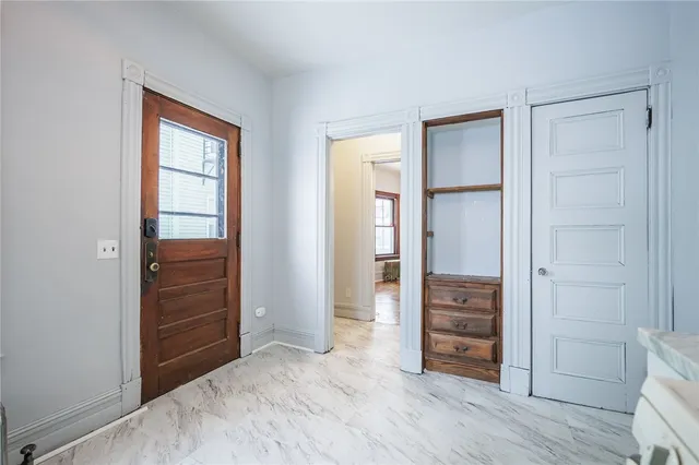 $1,800 | 500 Oxford Street, Unit 1, Rochester, NY 14607