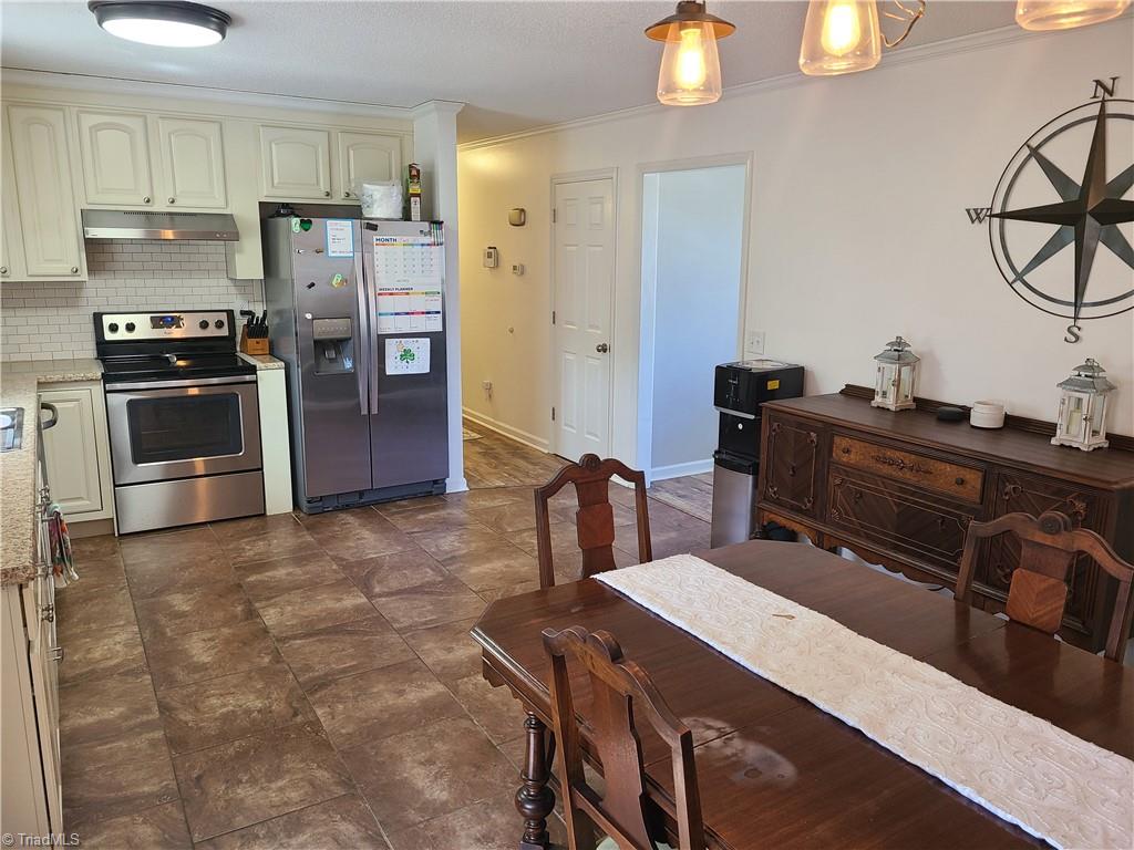 800 Shellhabour Boulevard Rural Hall, NC 27045 - Photo 5 of 26 Gallery Image 5