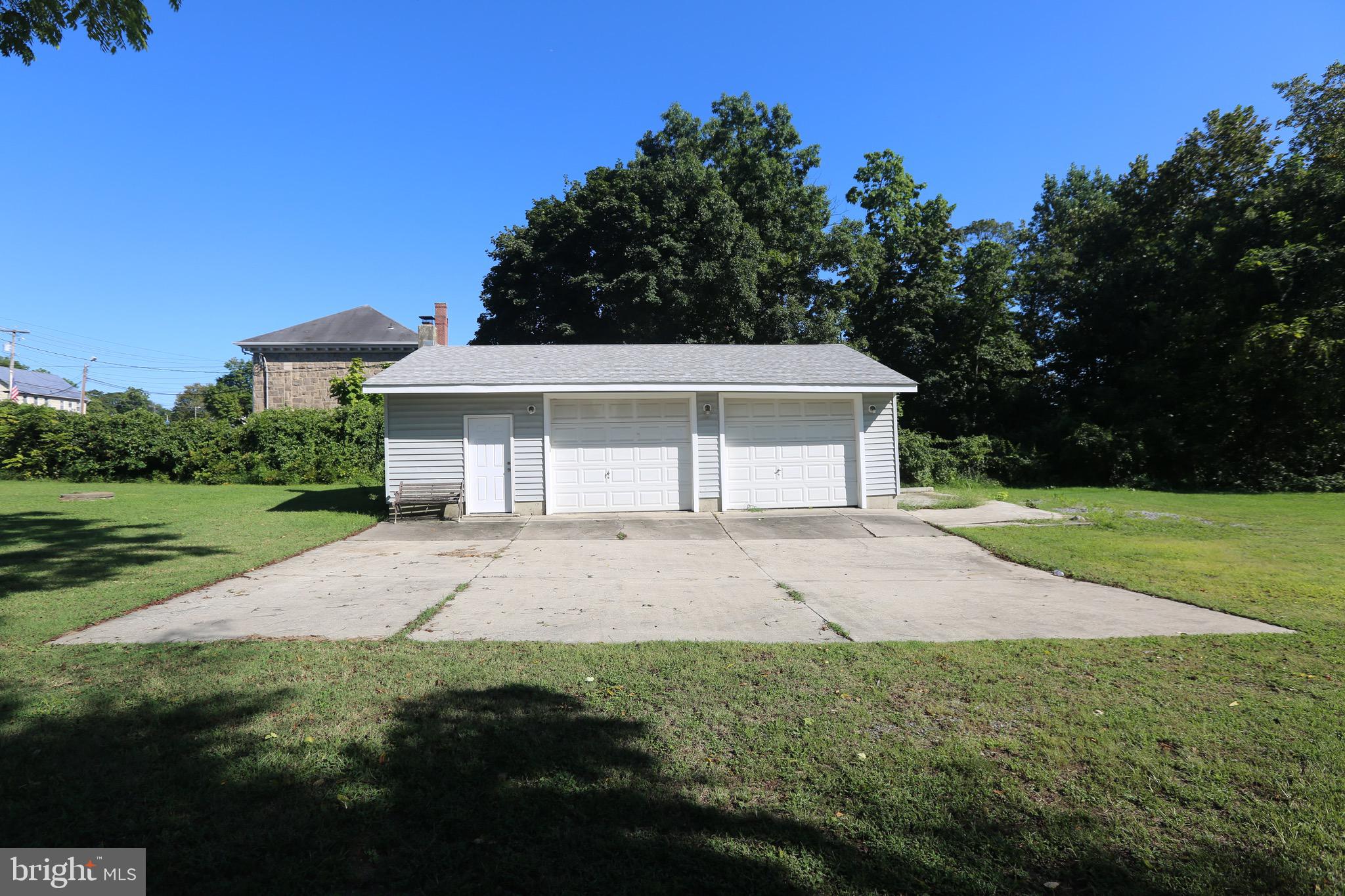 680 Main Street Sewell, NJ 08080 - Photo 4 of 7 a front view of a house with garden