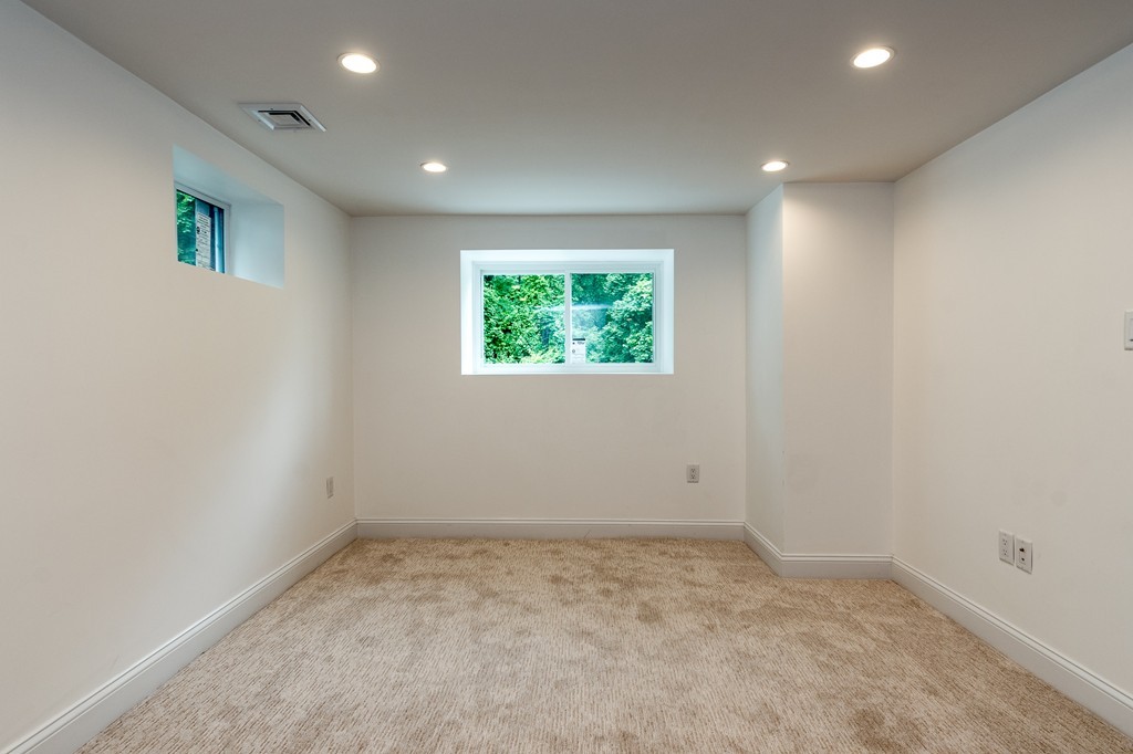 52 South Border Road Medford, MA 02155 - Photo 8 of 29 Gallery Image 8