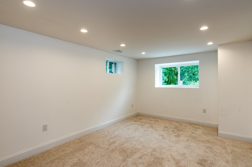 52 South Border Road Medford, MA 02155 - Photo 9 of 29 Gallery Image 9