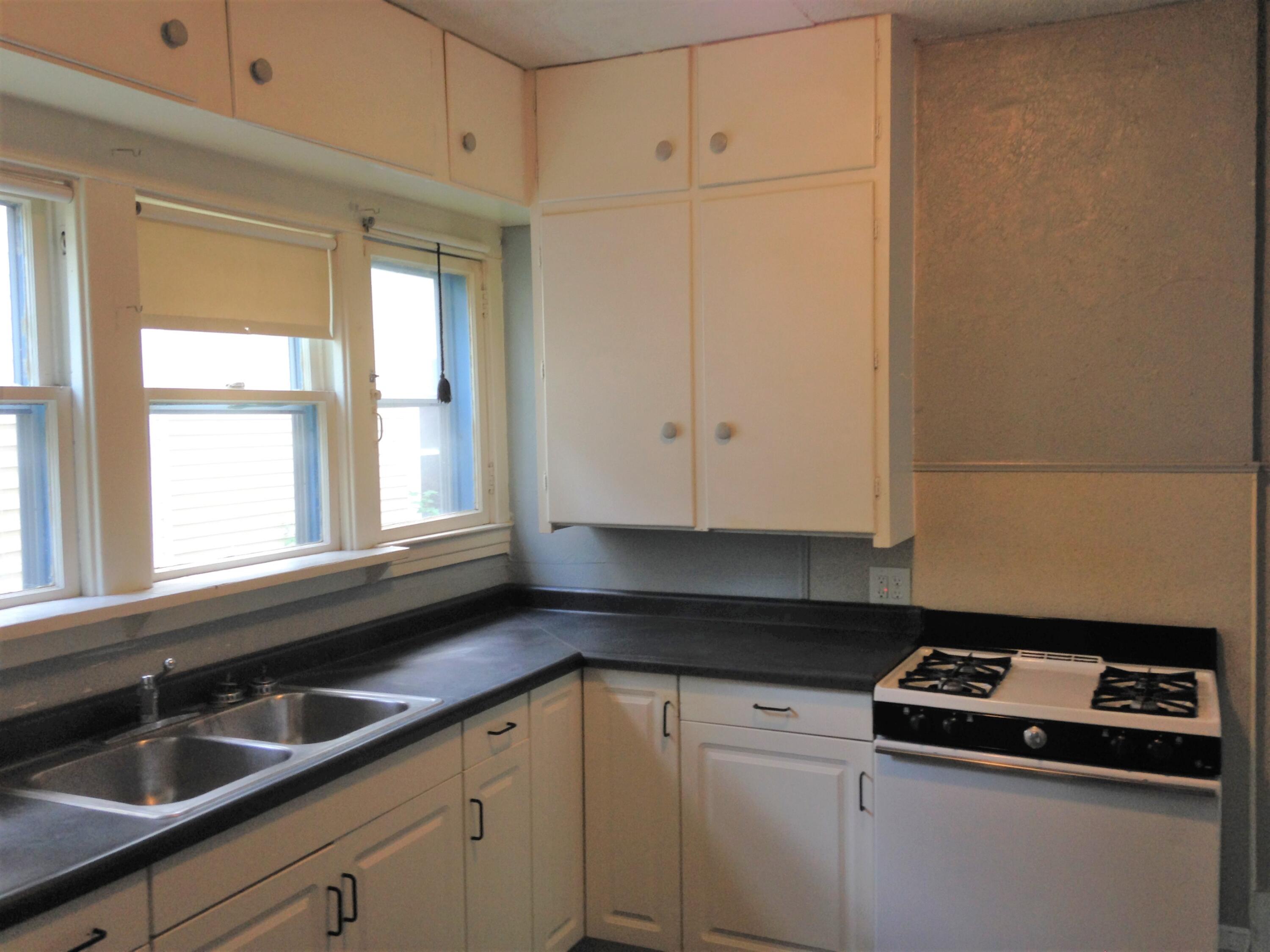 415 Davis Street Kalamazoo, MI 49007 - Photo 8 of 27 Photo Jul 24, 2 45 59 PM