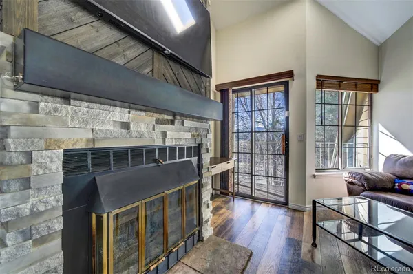a view of livingroom with furniture and windows
