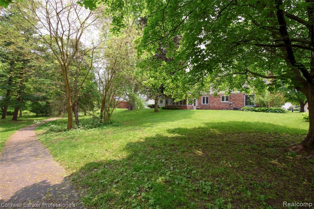 29870 Fox Grove Road Farmington, MI 48334 - Photo 34 of 35