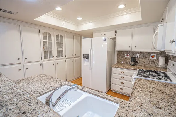 $780,000 | 19210 Lahey Street, Unit 2, Porter Ranch, CA 91326