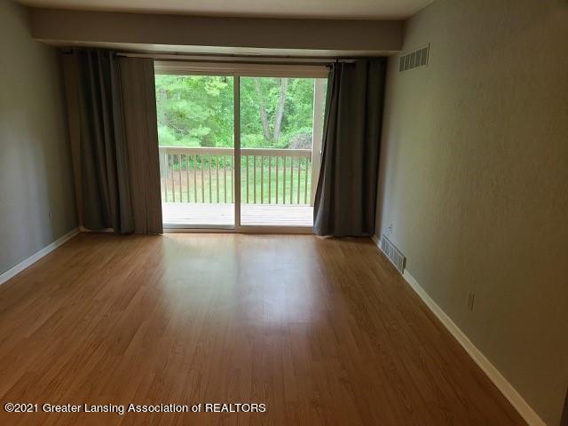 1747 Maple Ridge Road, Unit 9 Haslett, MI 48840 - Photo 5 of 13 4