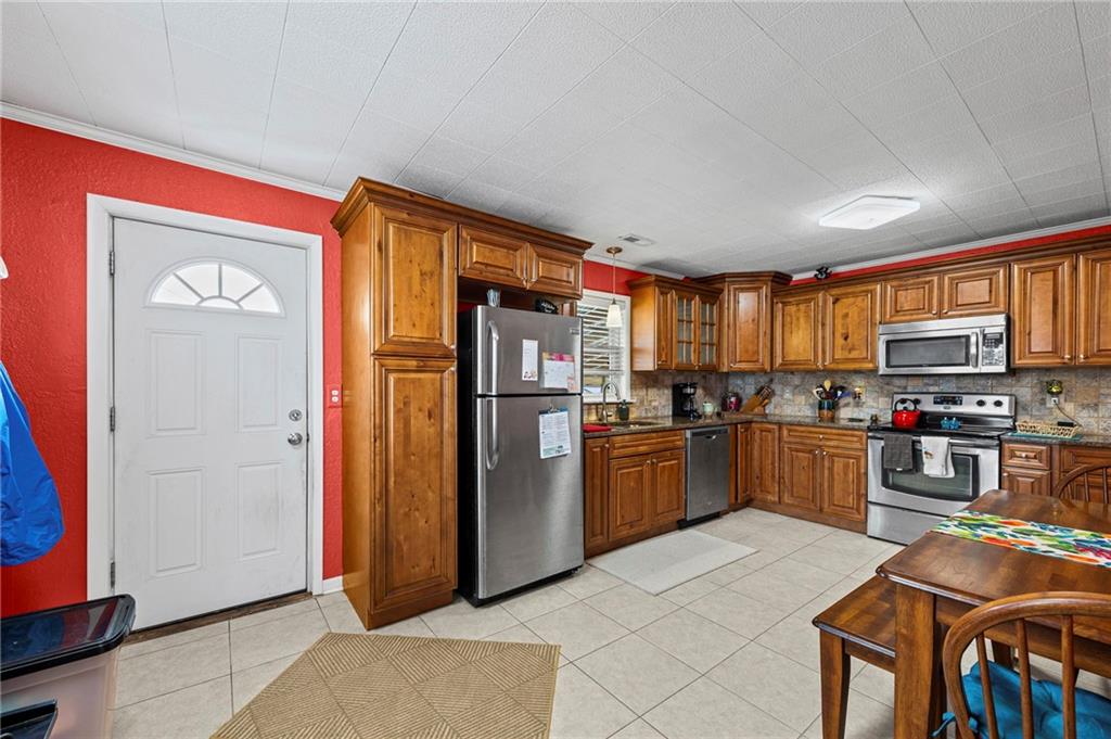 108 North Madison Street Spring Hill, KS 66083 - Photo 8 of 25