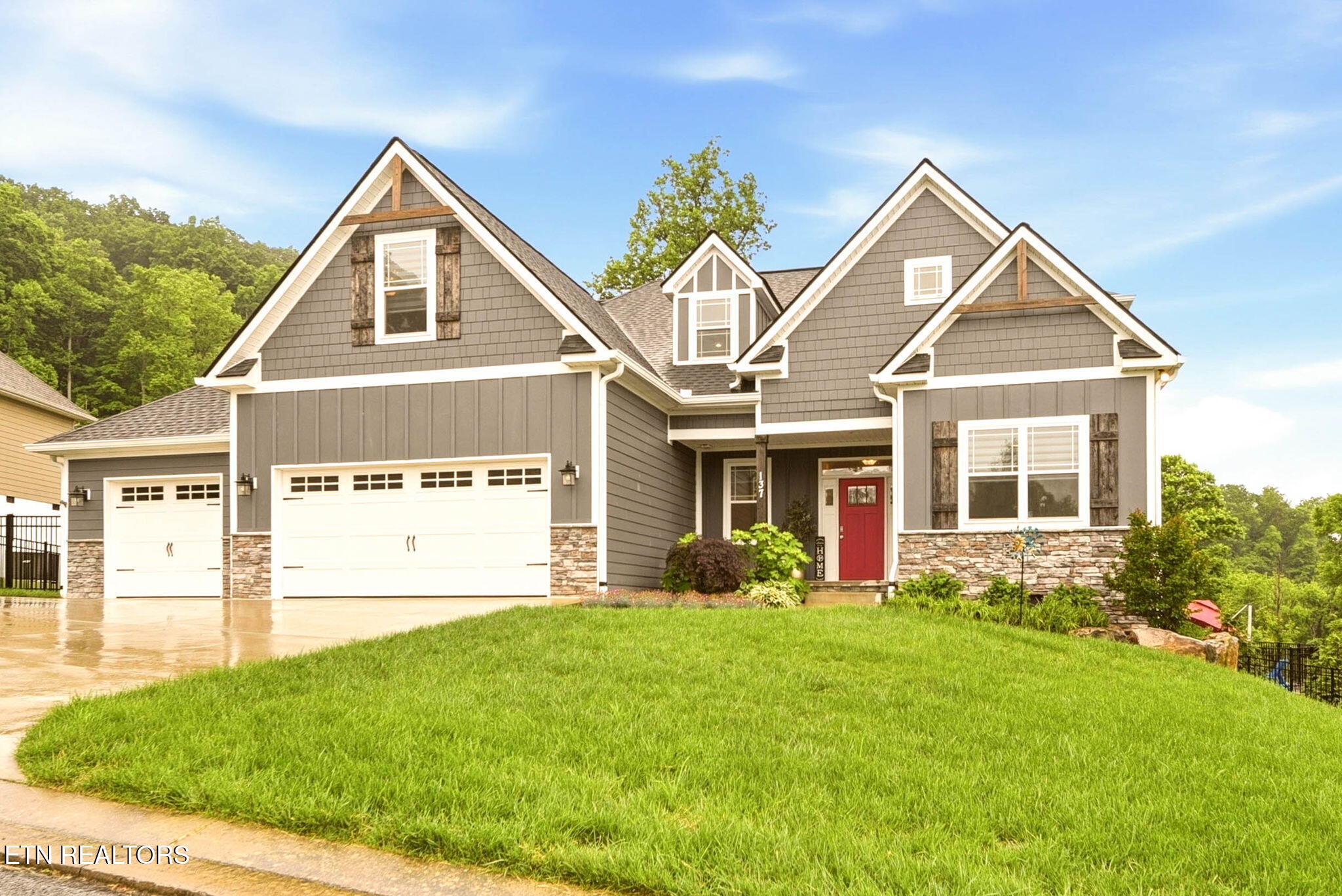 137 Black Oak Road Oak Ridge, TN 37830 - Photo 2 of 51 front