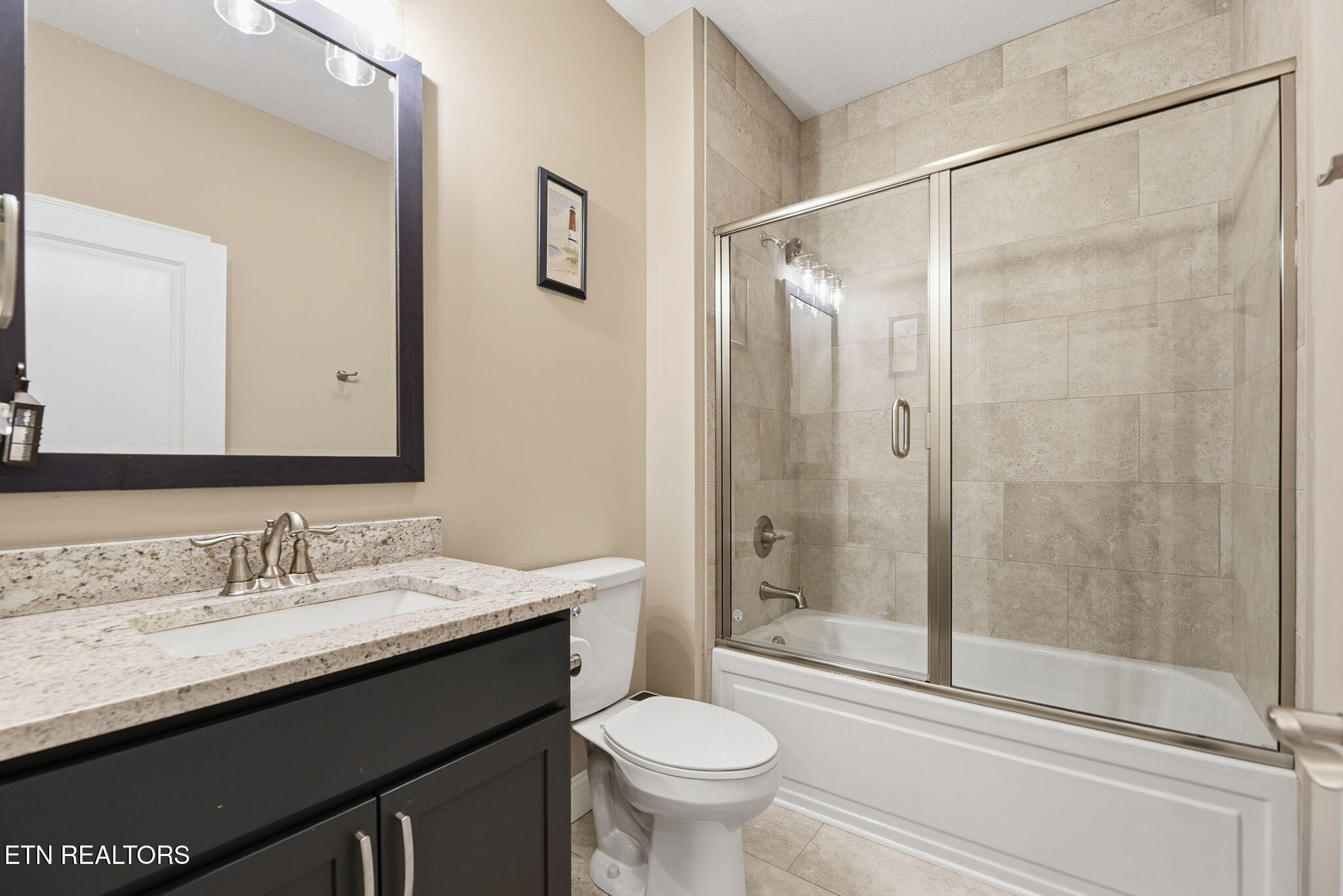 137 Black Oak Road Oak Ridge, TN 37830 - Photo 24 of 51 guestbath