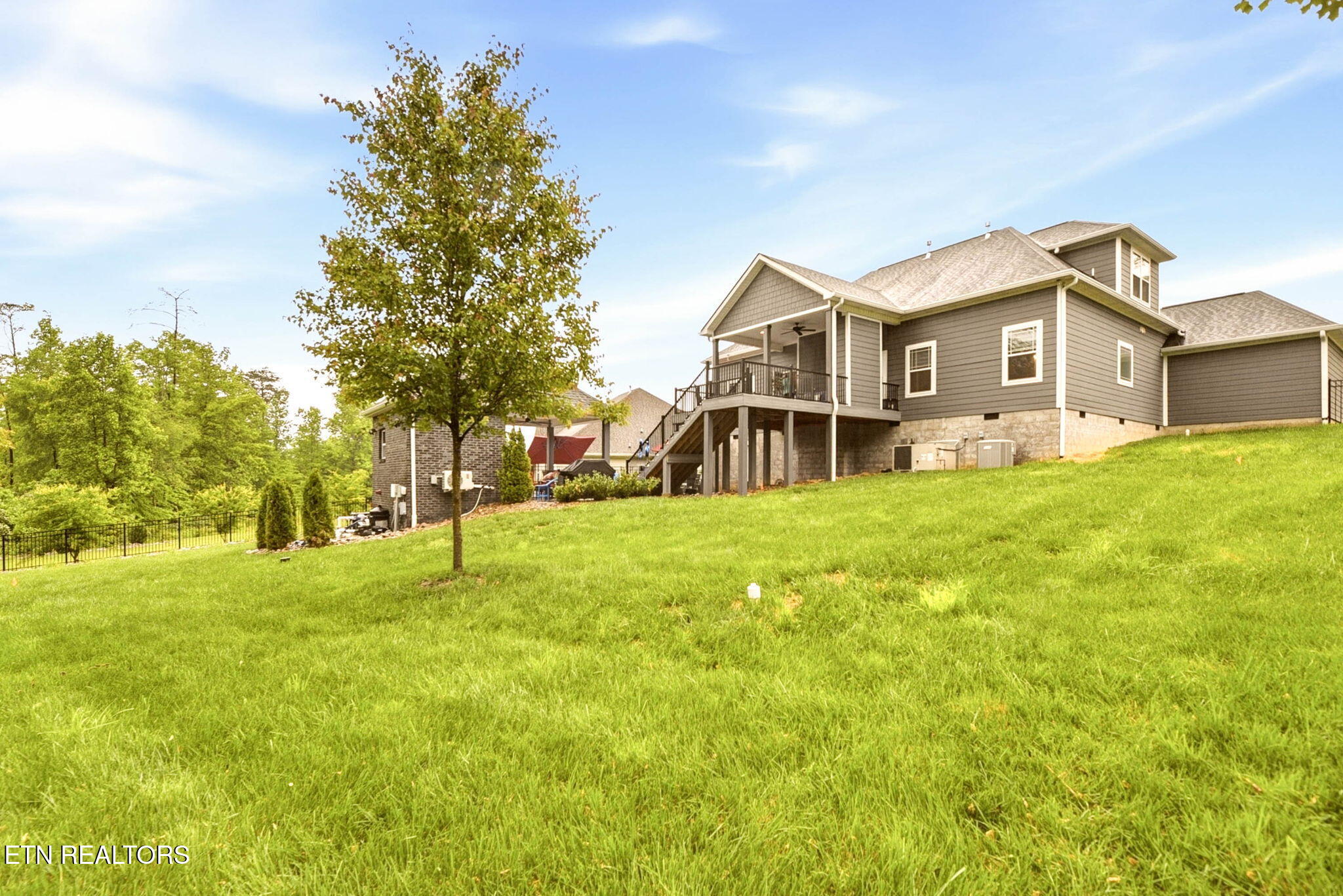 137 Black Oak Road Oak Ridge, TN 37830 - Photo 49 of 51 yard2