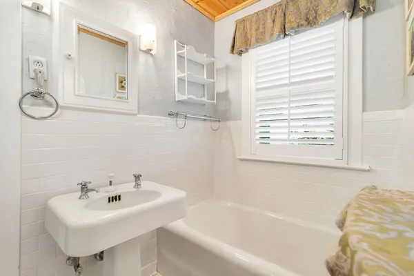 $12,450 | 710 Claremore Drive, West Palm Beach, FL 33401