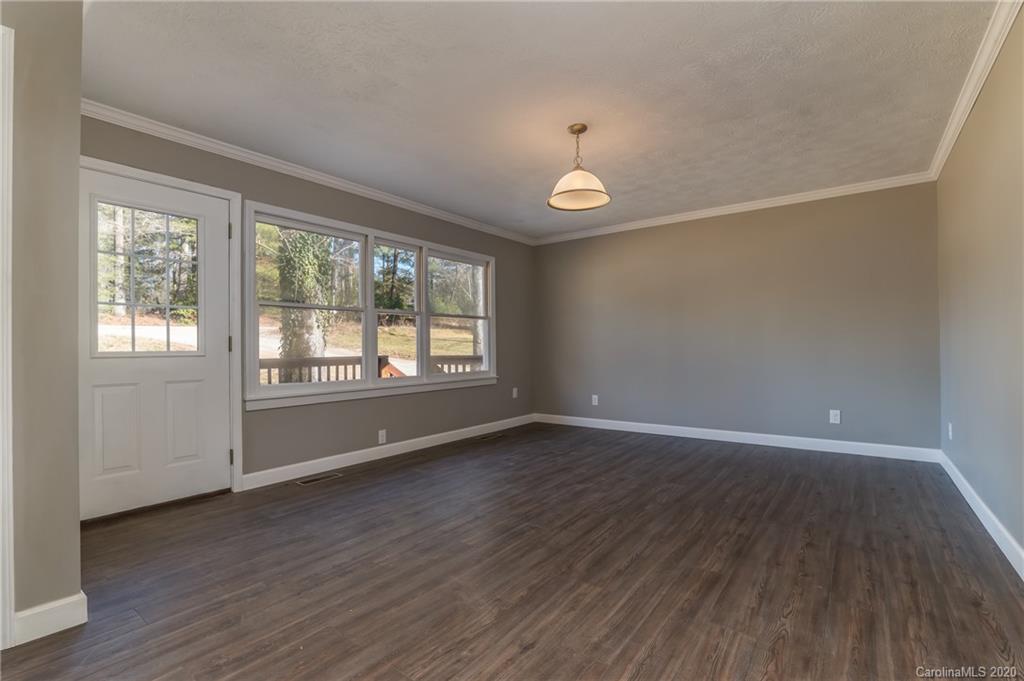 1352 Howard Gap Loop Road Flat Rock, NC 28731 - Photo 11 of 32 Gallery Image 11