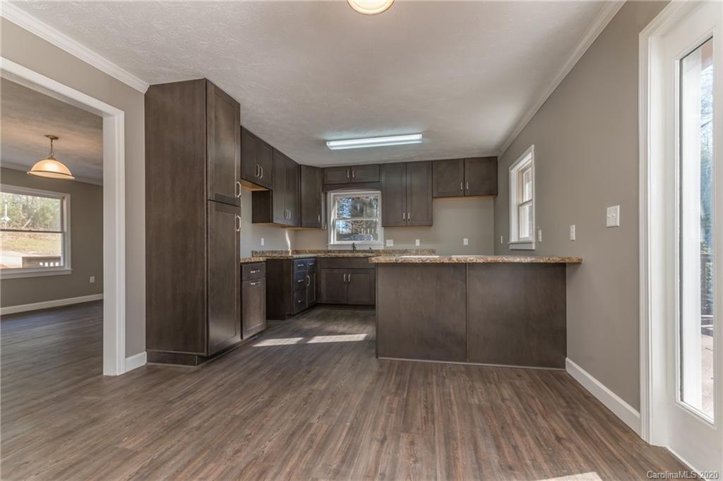 1352 Howard Gap Loop Road Flat Rock, NC 28731 - Photo 14 of 32 Gallery Image 14