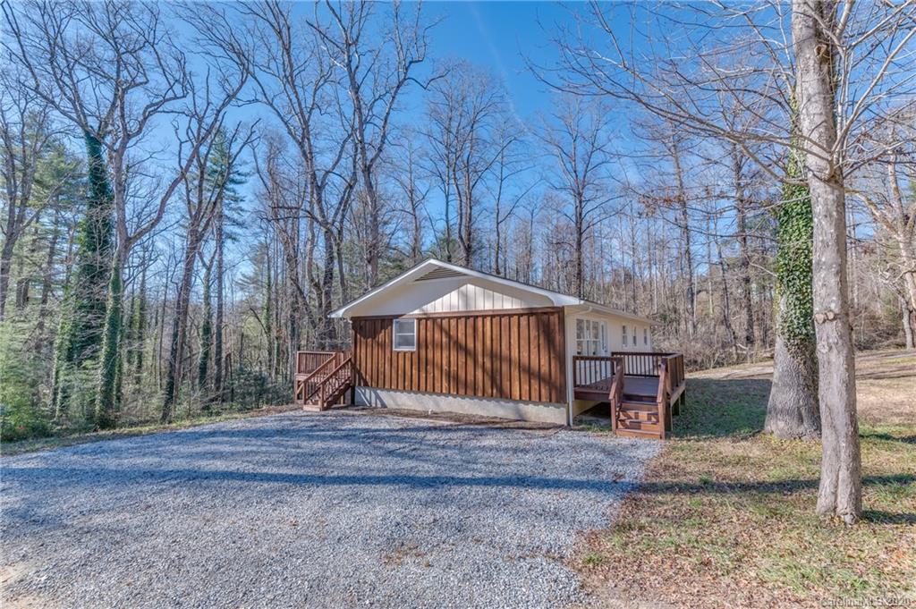1352 Howard Gap Loop Road Flat Rock, NC 28731 - Photo 3 of 32 Gallery Image 3