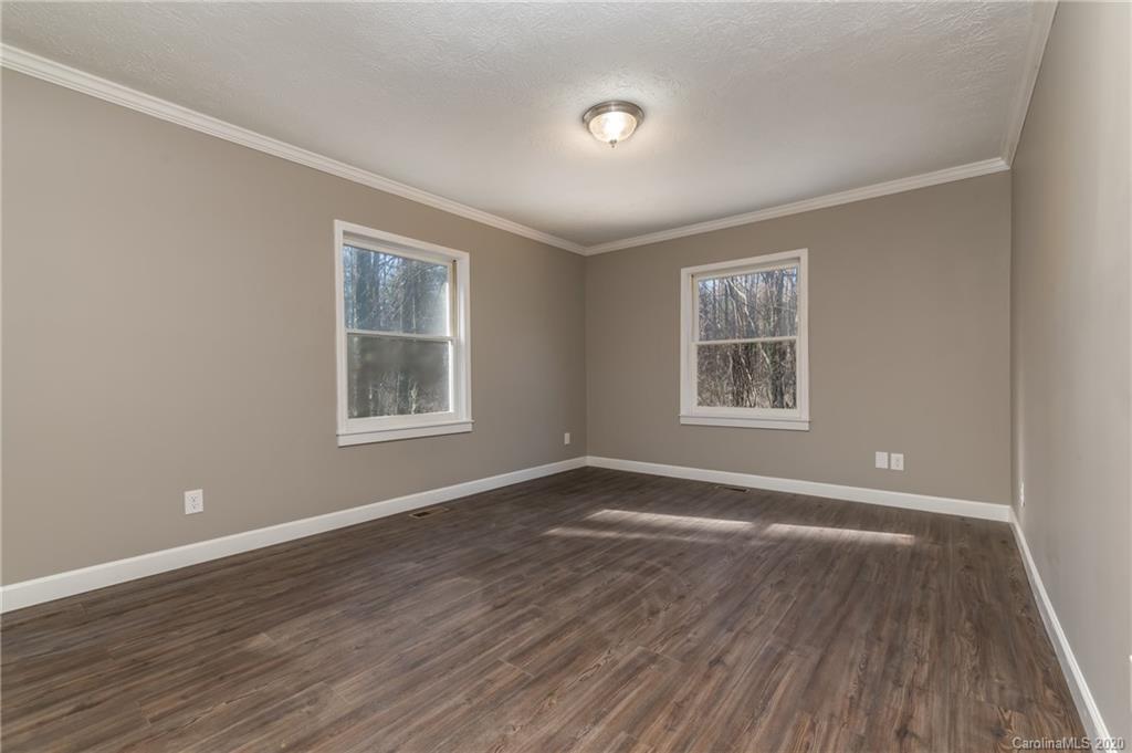1352 Howard Gap Loop Road Flat Rock, NC 28731 - Photo 24 of 32 Gallery Image 24