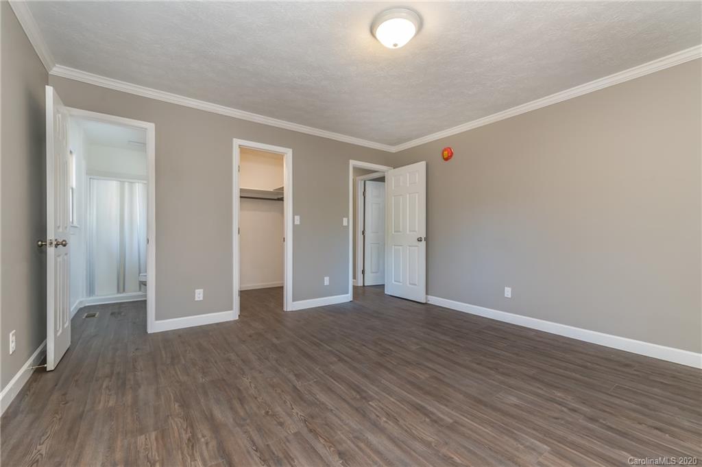 1352 Howard Gap Loop Road Flat Rock, NC 28731 - Photo 27 of 32 Gallery Image 27