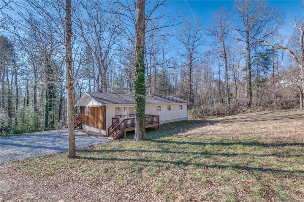 1352 Howard Gap Loop Road Flat Rock, NC 28731 - Photo 6 of 32 Gallery Image 6