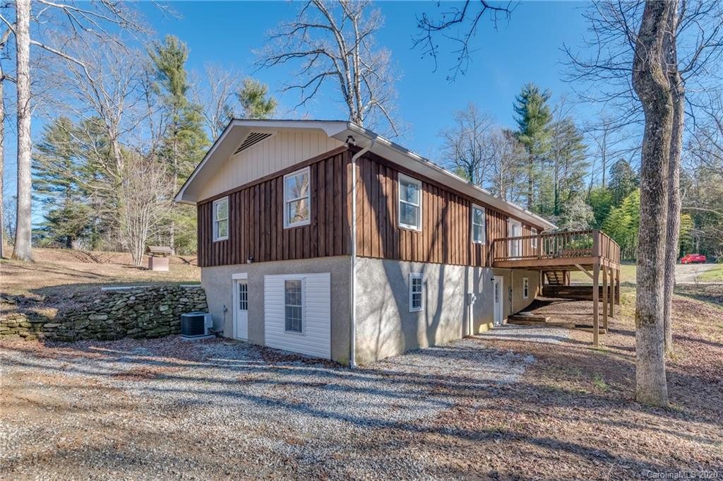 1352 Howard Gap Loop Road Flat Rock, NC 28731 - Photo 8 of 32 Gallery Image 8
