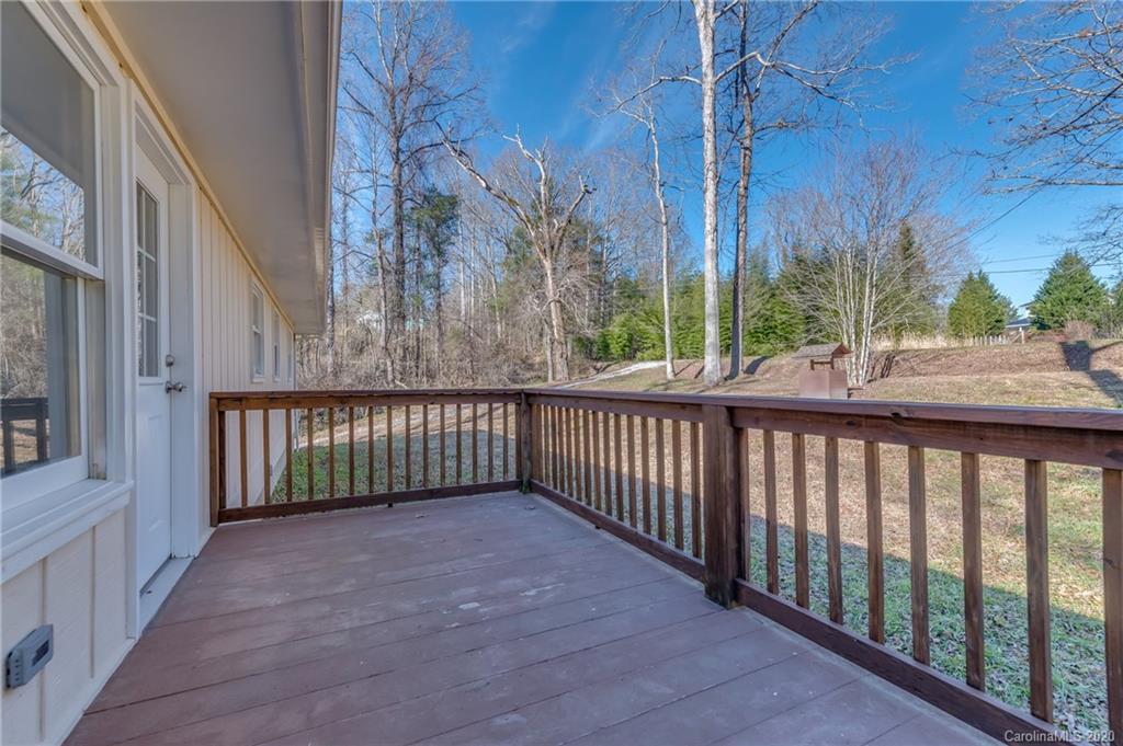 1352 Howard Gap Loop Road Flat Rock, NC 28731 - Photo 9 of 32 Gallery Image 9