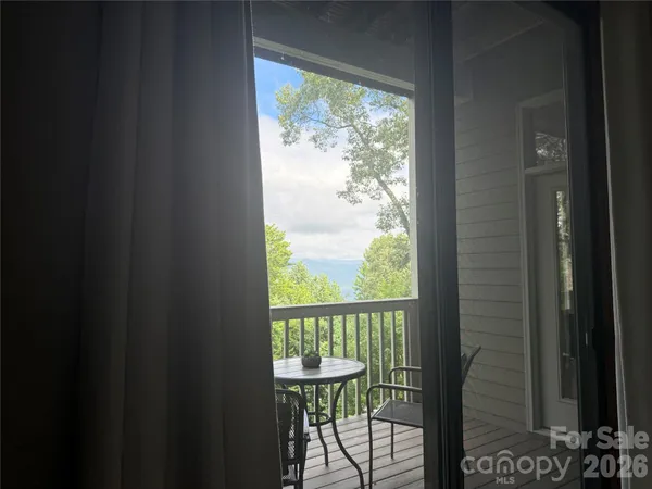 $359,000 | 10 Stoney Falls Loop, Unit 4/203, Burnsville, NC 28714