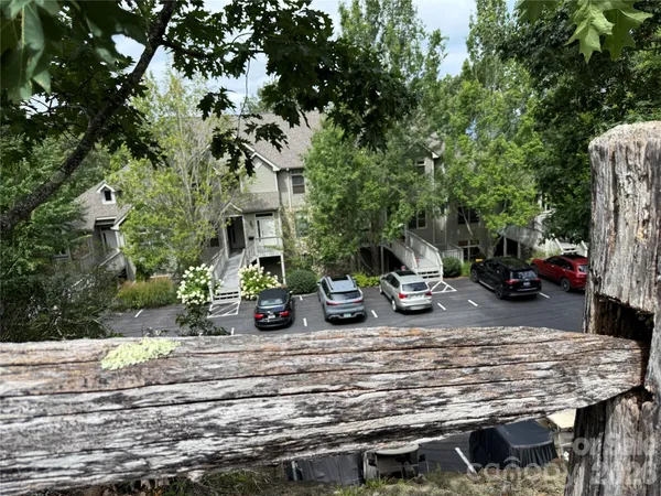 $359,000 | 10 Stoney Falls Loop, Unit 4/203, Burnsville, NC 28714