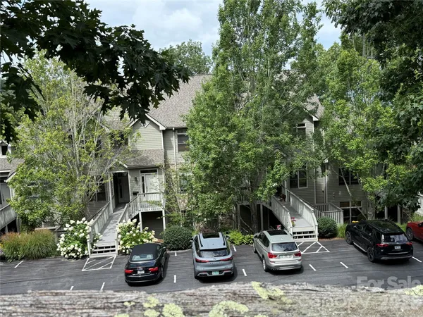 $359,000 | 10 Stoney Falls Loop, Unit 4/203, Burnsville, NC 28714