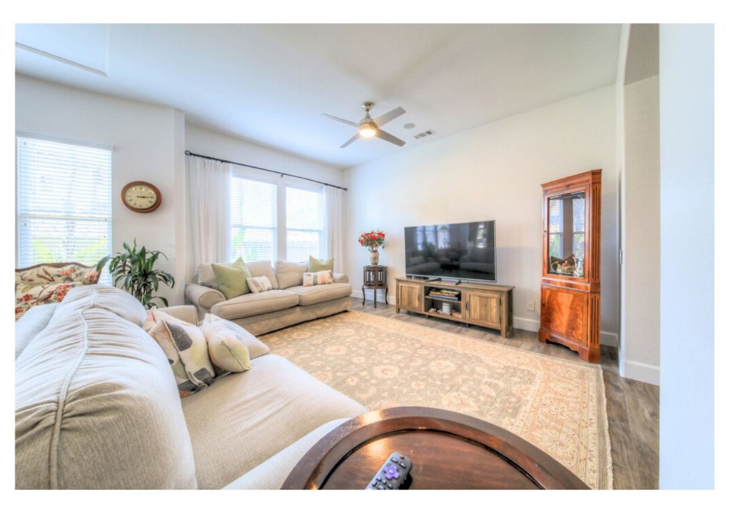 44967 Dolce Street Temecula, CA 92592 - Photo 6 of 30 Formal Living Room