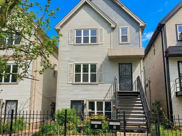 $2,200 | 6540 South Kenwood Avenue, Unit 2, Chicago, IL 60637