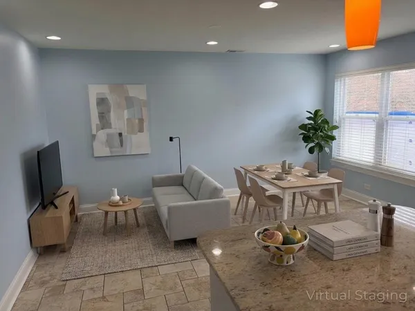 $2,200 | 6540 South Kenwood Avenue, Unit 2, Chicago, IL 60637